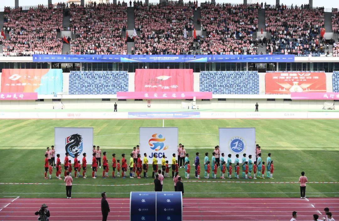 火爆的足球联赛再次掀起风暴