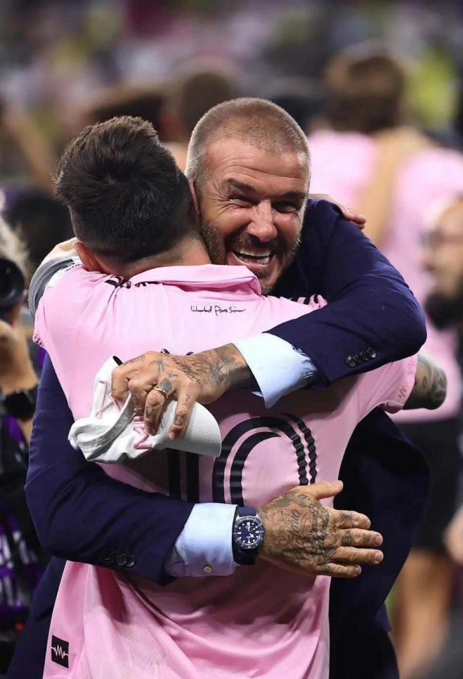 包含梅西巅峰对决，阿扎伦卡与50激战MAD分钟，精彩发挥胜负难料！的词条